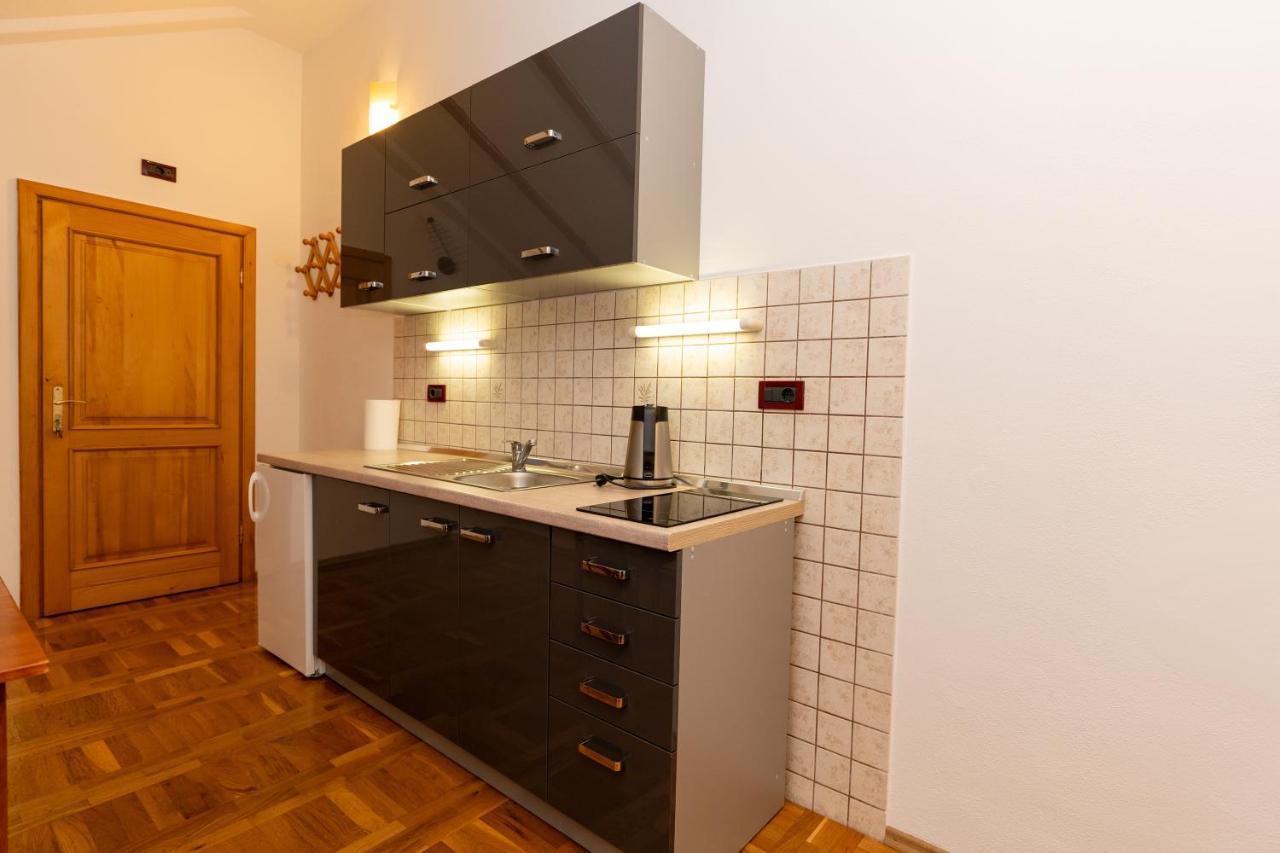 Apartman Miramare Otocac Exterior photo