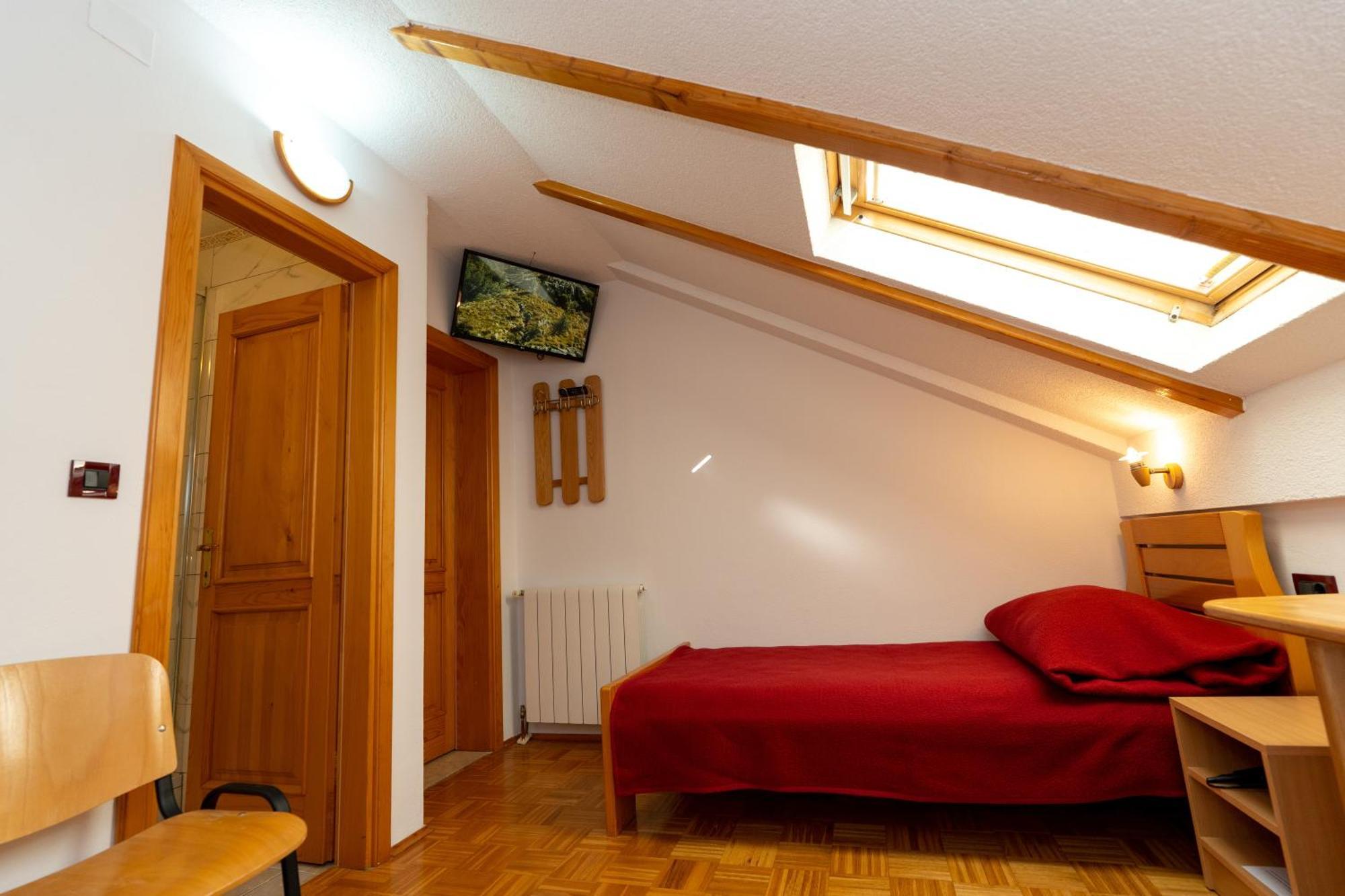 Apartman Miramare Otocac Exterior photo