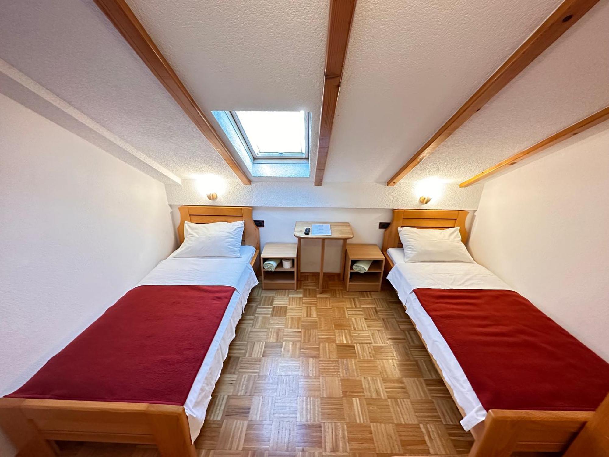 Apartman Miramare Otocac Exterior photo