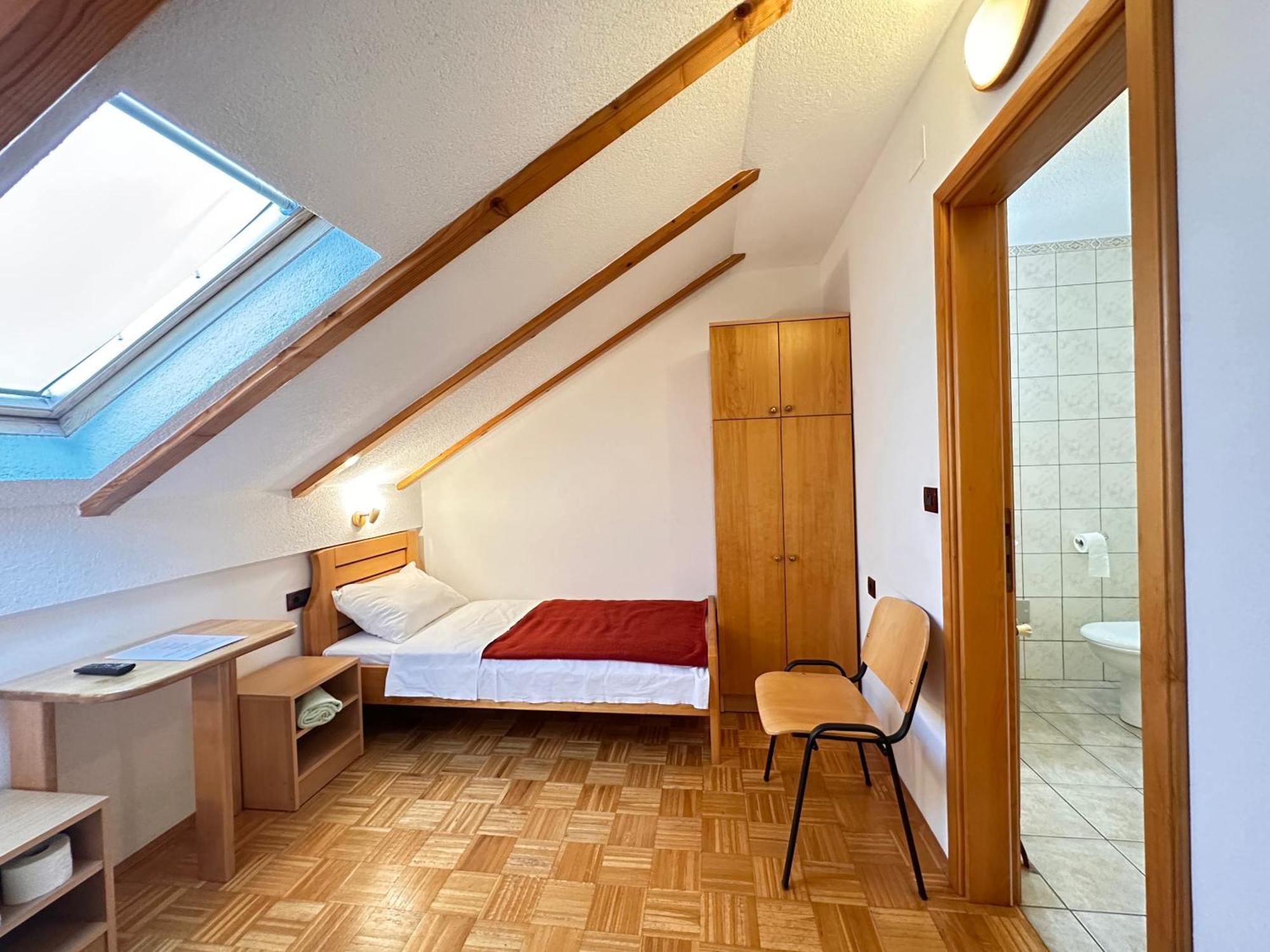 Apartman Miramare Otocac Exterior photo