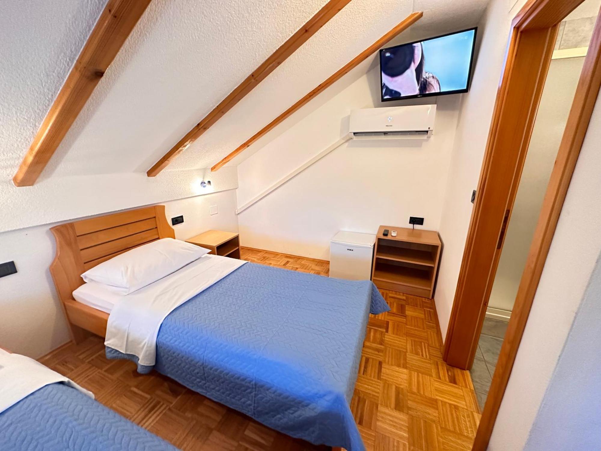 Apartman Miramare Otocac Exterior photo