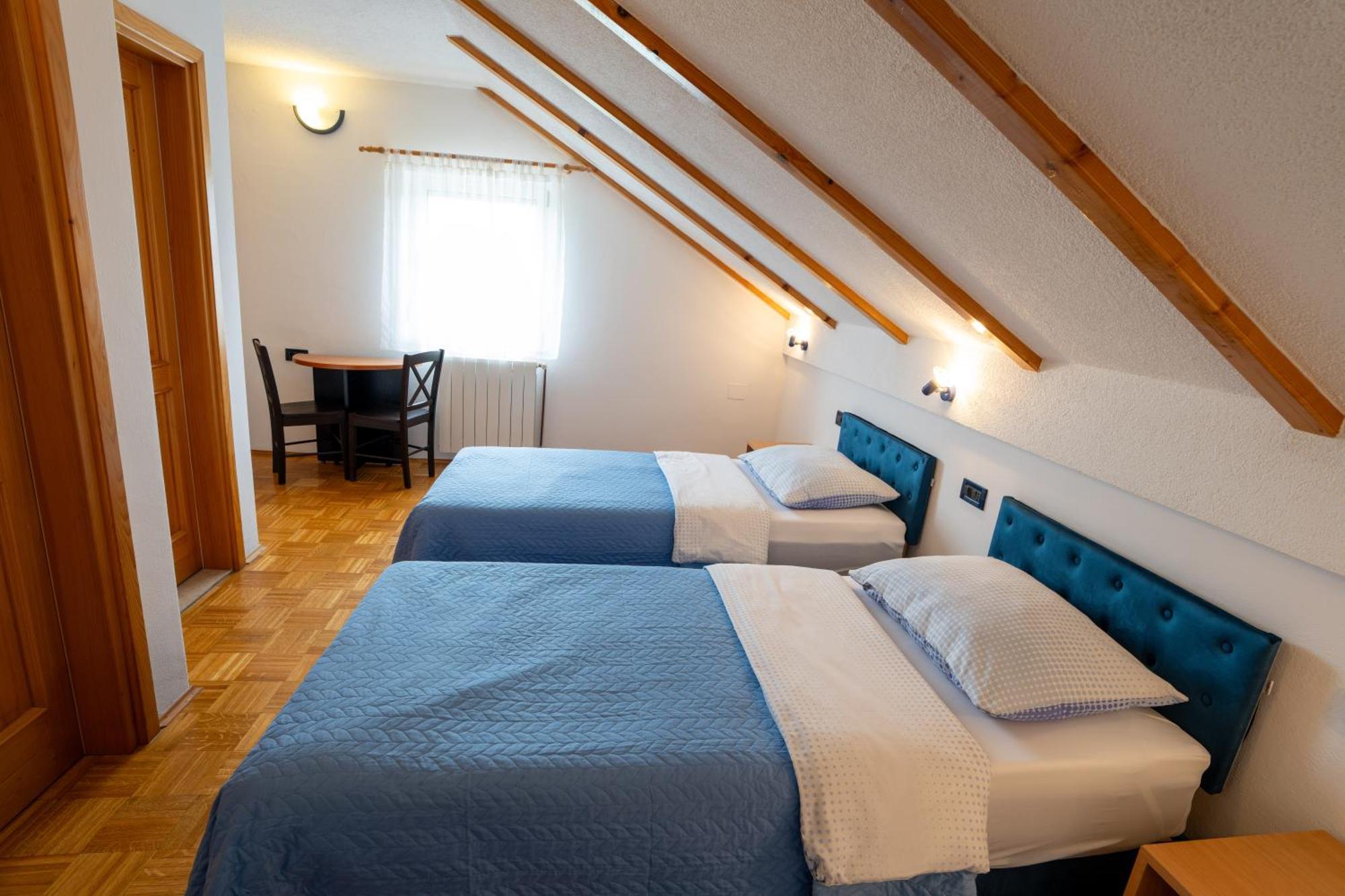 Apartman Miramare Otocac Exterior photo