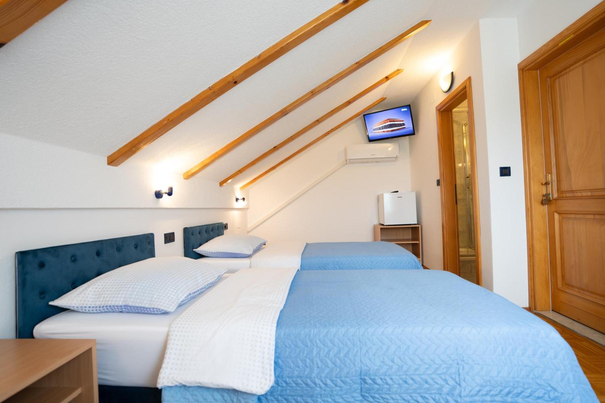 Apartman Miramare Otocac Exterior photo