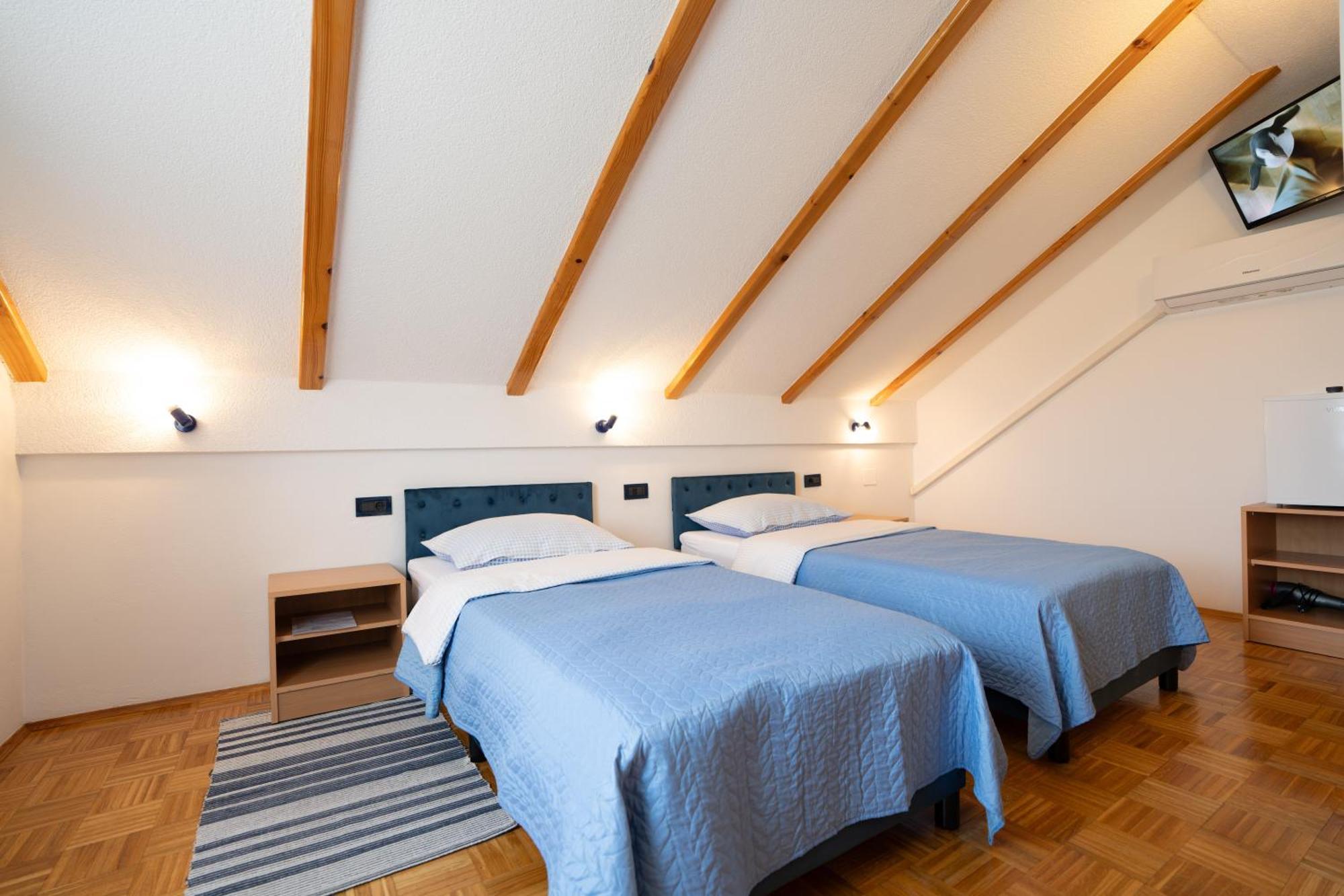 Apartman Miramare Otocac Exterior photo