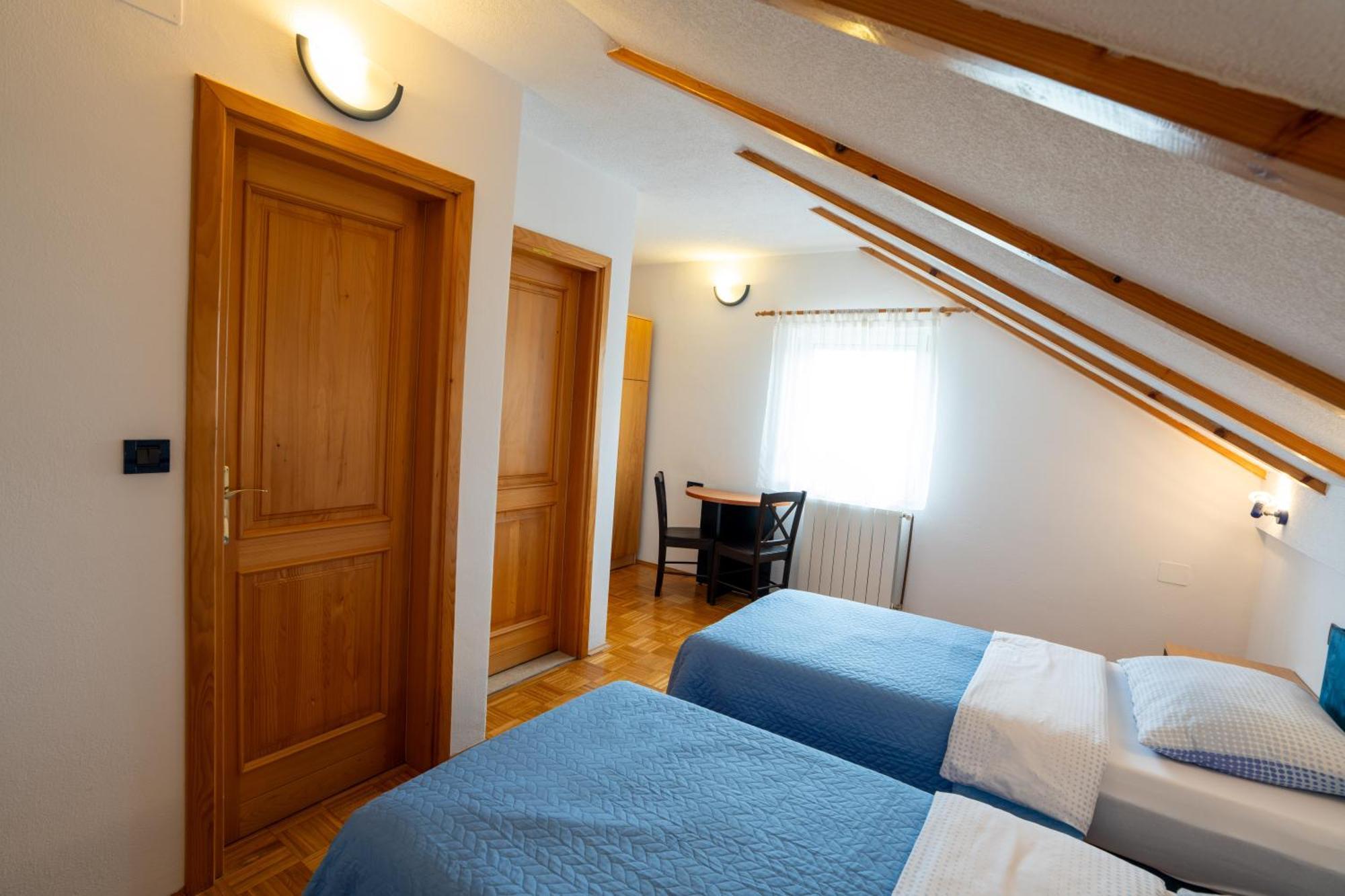 Apartman Miramare Otocac Exterior photo